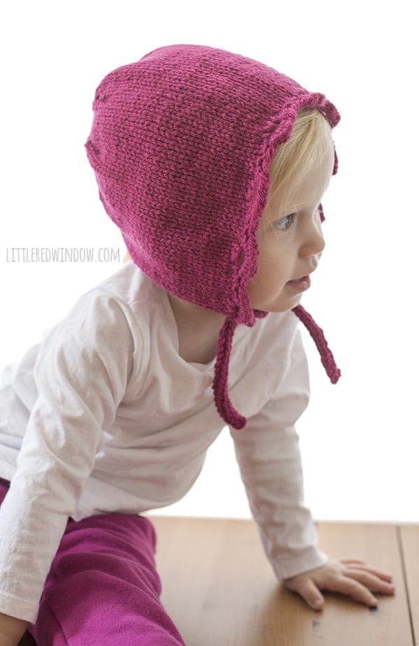Scalloped Edge Bonnet Knitting Pattern for newborn, baby and toddler! | littleredwindow.com