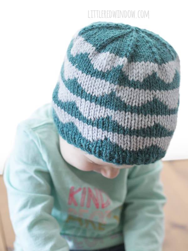 Simple Scallop Hat Knitting Pattern for babies and toddlers! | littleredwindow.com