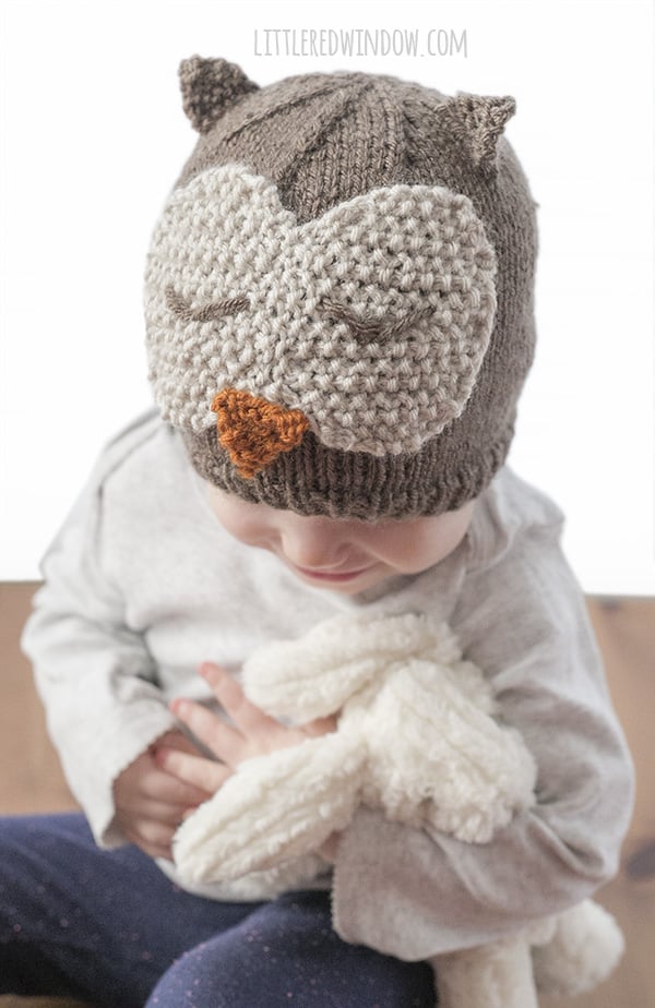 Sleepy Owl Hat Knitting Pattern, adorable for babaies and toddlers! | littleredwindow.com
