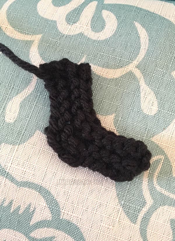 Silly Spider Hat Free Knitting Pattern! | littleredwindow.com