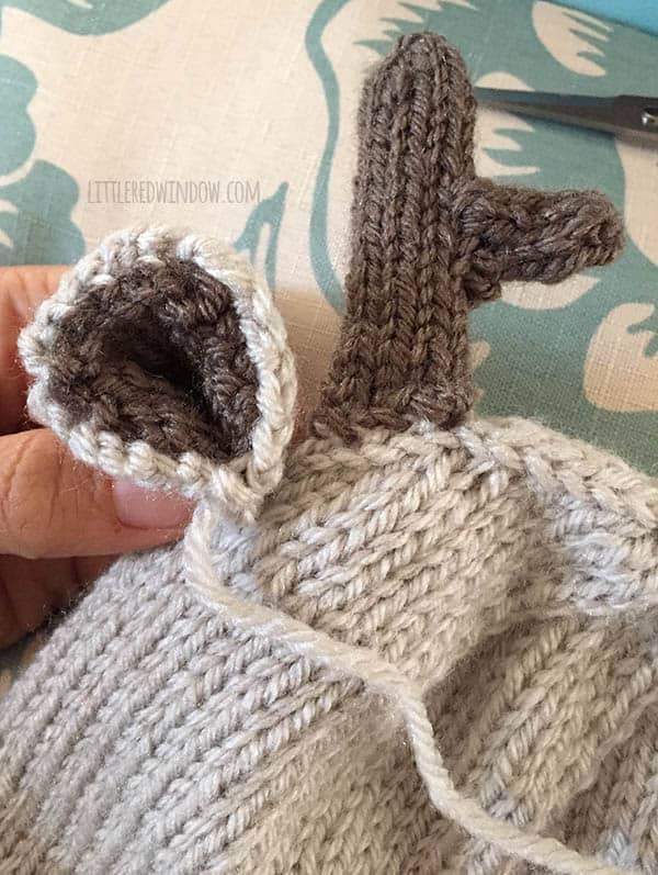 Free Tiny Reindeer Hat Knitting Pattern, perfect for Christmas! | littleredwindow.com