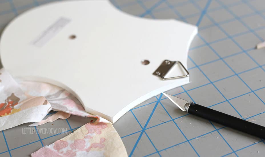 Cute Unicorn Plaque - makeover a dollar bin unicorn head plaque with a few easy steps! | littleredwindow.com